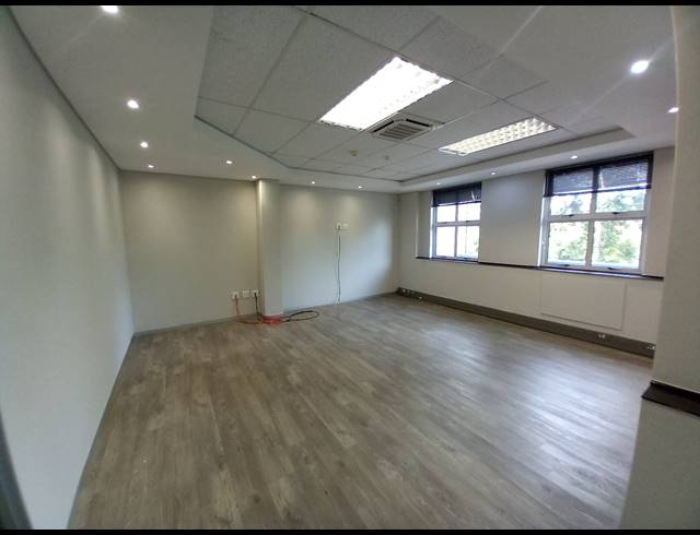 559M² OFFICE TO LET IN BRYANSTON
